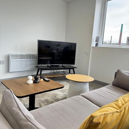 Fully Furnished 2-Bedroom With City View, Wifi And Free Parking By Brookland Stays Yeadon Exterior foto